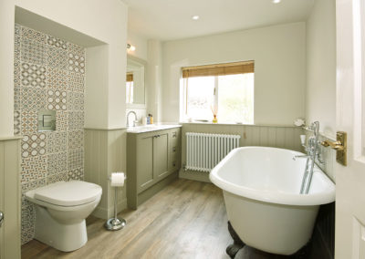 Tongue and groove panelled bathroom